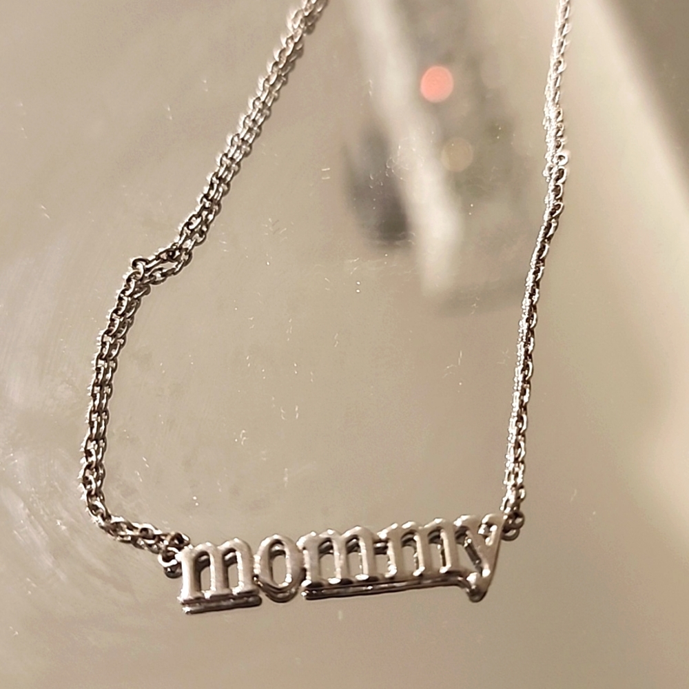 Sterling  silver 925 Mommy nameplate necklace